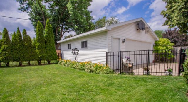 817 DOVE STREET, Oshkosh, WI 54901