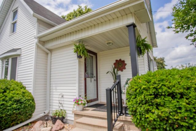 817 DOVE STREET, Oshkosh, WI 54901