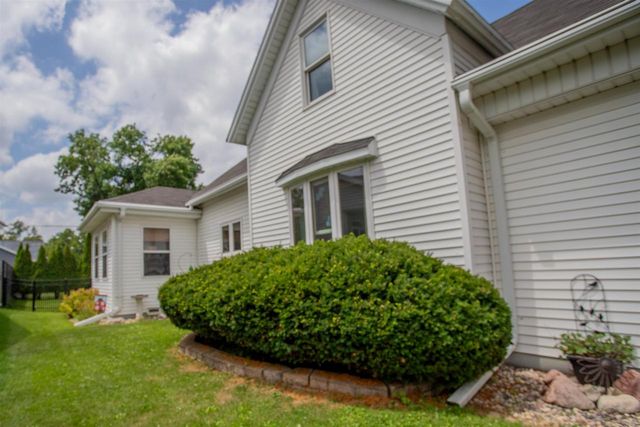 817 DOVE STREET, Oshkosh, WI 54901
