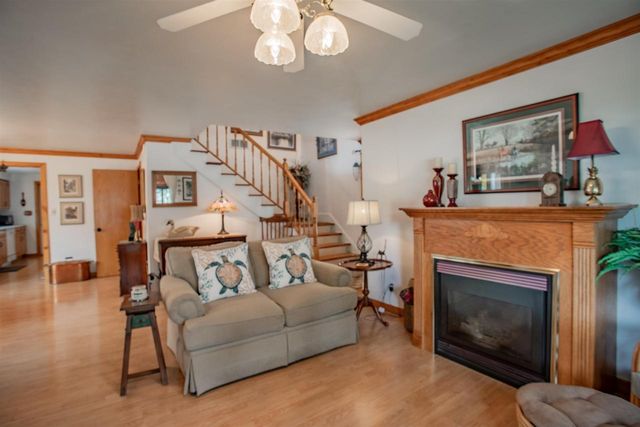 817 DOVE STREET, Oshkosh, WI 54901