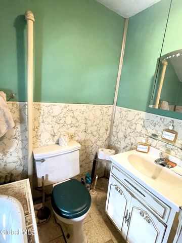 3 Agawam Lane, Altamont, NY 12009