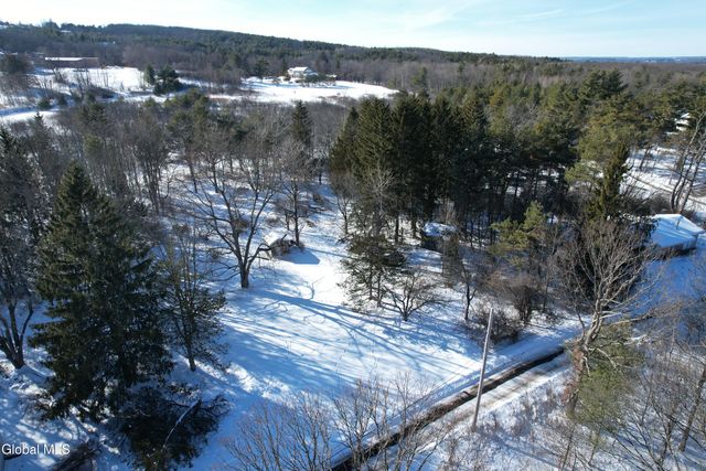 3 Agawam Lane, Altamont, NY 12009