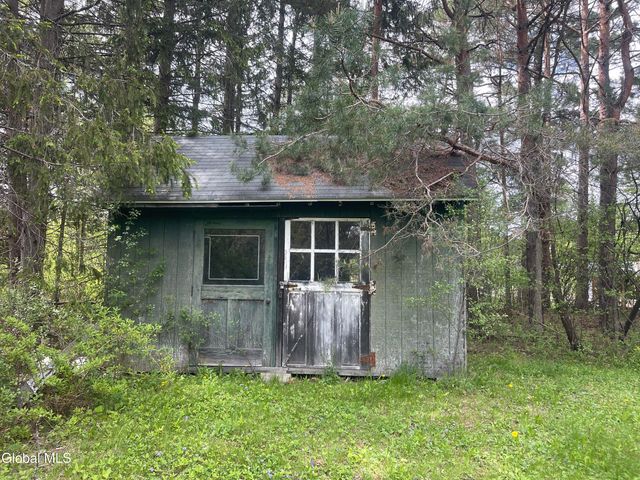 3 Agawam Lane, Altamont, NY 12009