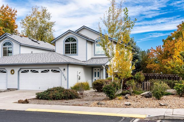 3686 SW Bobby Jones Court, Redmond, OR 97756
