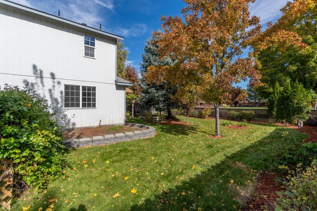 3686 SW Bobby Jones Court, Redmond, OR 97756