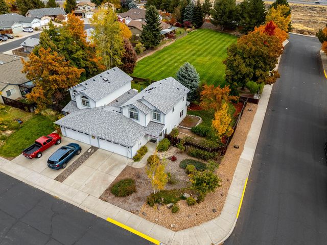3686 SW Bobby Jones Court, Redmond, OR 97756