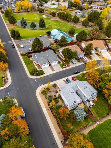 3686 SW Bobby Jones Court, Redmond, OR 97756