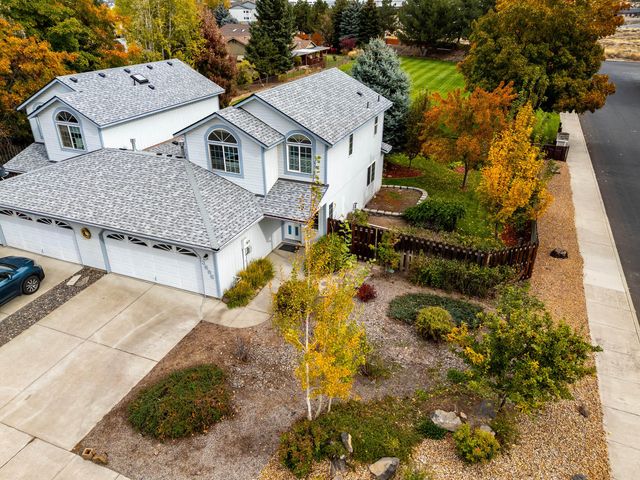 3686 SW Bobby Jones Court, Redmond, OR 97756