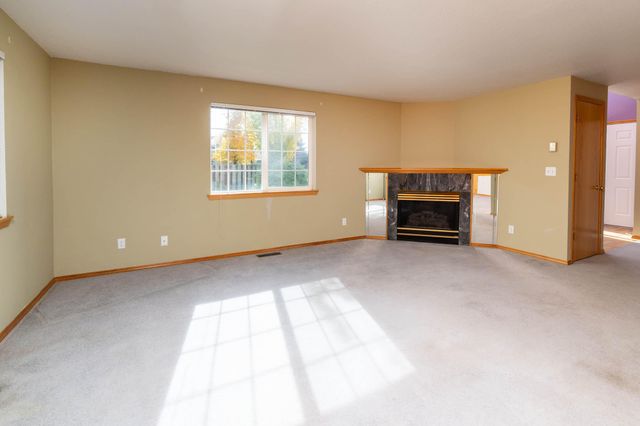 3686 SW Bobby Jones Court, Redmond, OR 97756