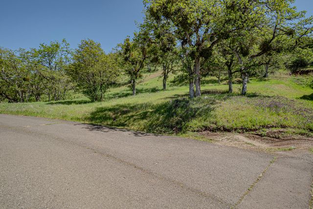 374 Avalon Terrace, Eagle Point, OR 97524