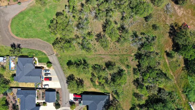 374 Avalon Terrace, Eagle Point, OR 97524