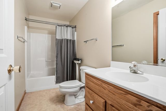 5 Harmel Drive, Valparaiso, IN 46383