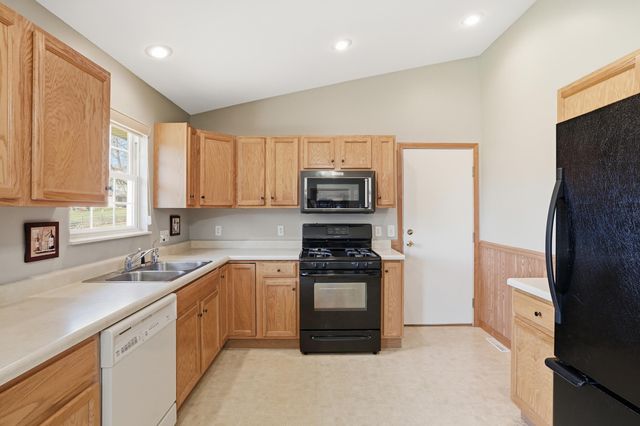 5 Harmel Drive, Valparaiso, IN 46383