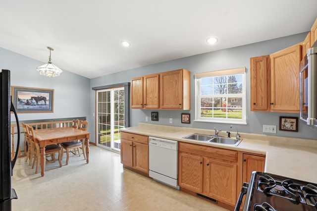 5 Harmel Drive, Valparaiso, IN 46383