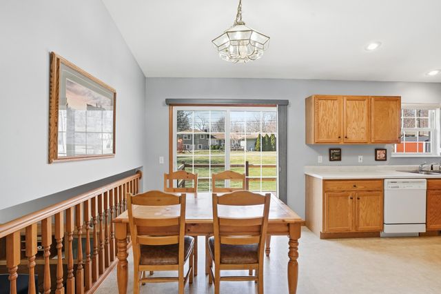 5 Harmel Drive, Valparaiso, IN 46383