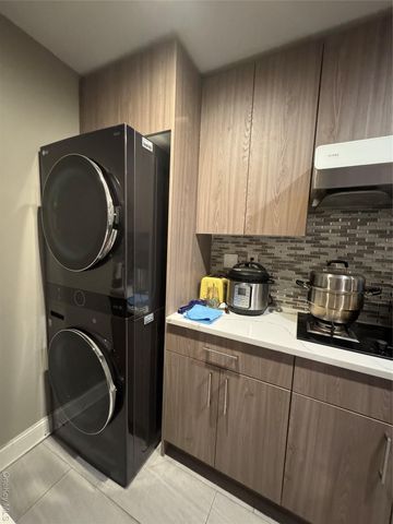 160-24 17th Ave 1, Whitestone, NY 11357