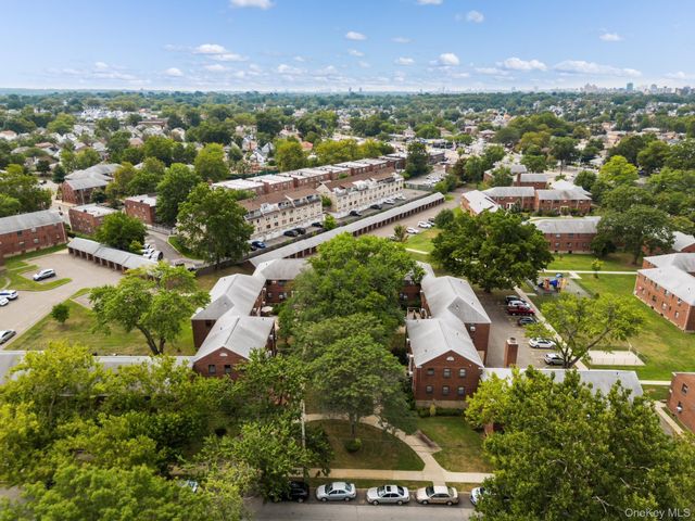 160-24 17th Ave 1, Whitestone, NY 11357