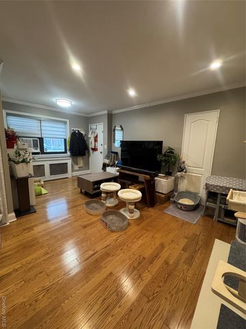 160-24 17th Ave 1, Whitestone, NY 11357