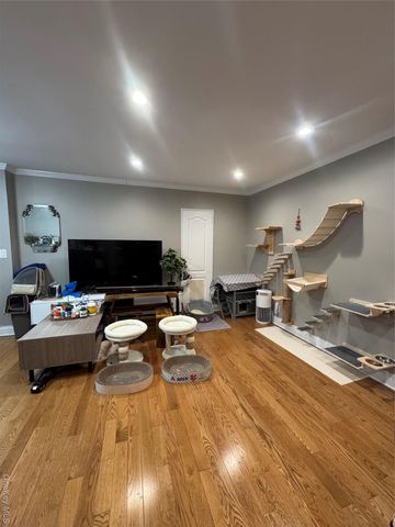 160-24 17th Ave 1, Whitestone, NY 11357