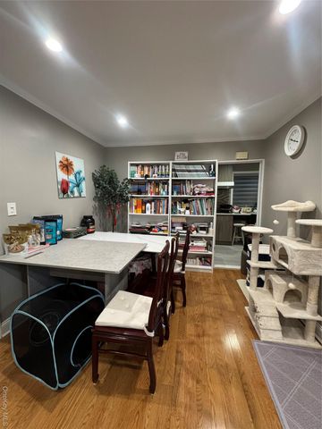 160-24 17th Ave 1, Whitestone, NY 11357