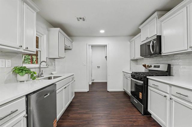 6036 NW 47th Street, Warr Acres, OK 73122