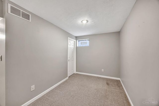 8400 S Port Drive, West Chester, OH 45069