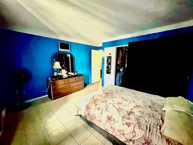 247 N Neltnor Boulevard F2C, West Chicago, IL 60185