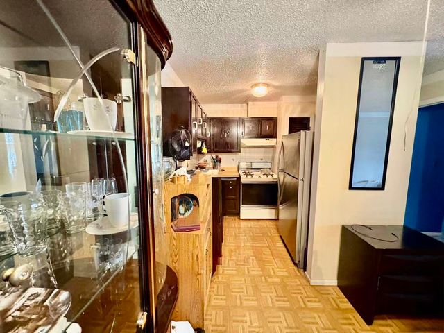 247 N Neltnor Boulevard F2C, West Chicago, IL 60185