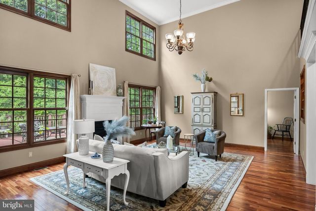 18 COOPER RUN DR, Cherry Hill, NJ 08003