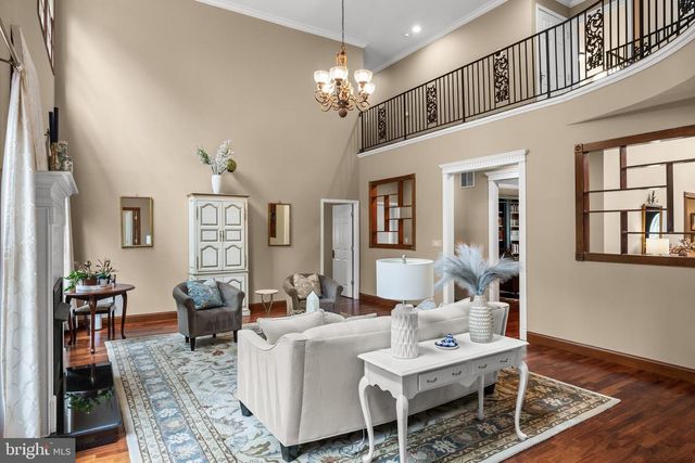 18 COOPER RUN DR, Cherry Hill, NJ 08003