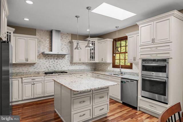 18 COOPER RUN DR, Cherry Hill, NJ 08003