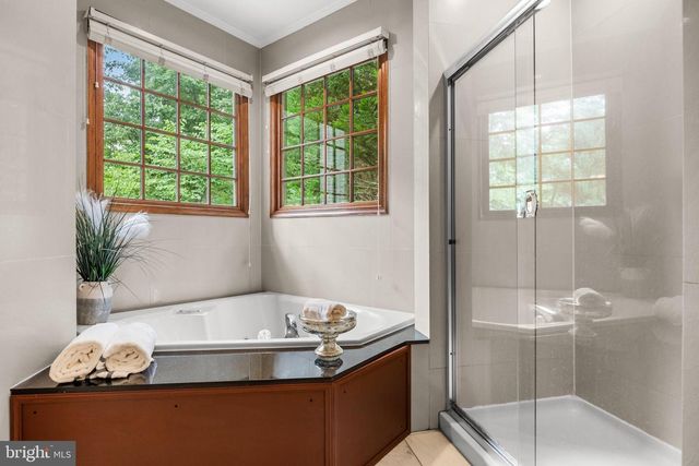 18 COOPER RUN DR, Cherry Hill, NJ 08003
