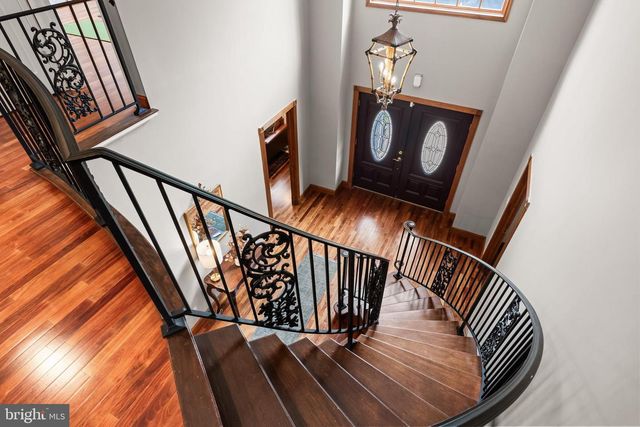 18 COOPER RUN DR, Cherry Hill, NJ 08003