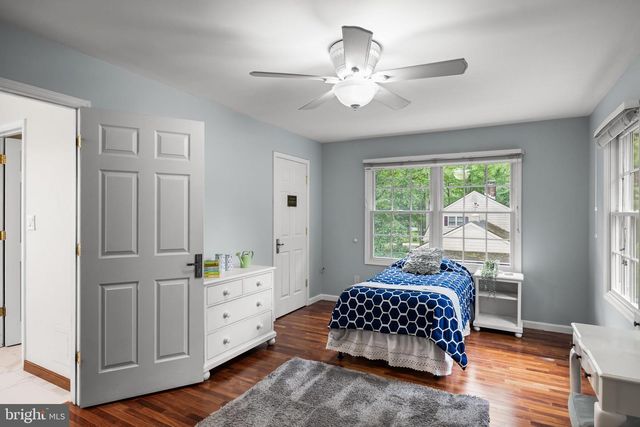 18 COOPER RUN DR, Cherry Hill, NJ 08003