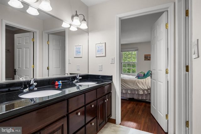 18 COOPER RUN DR, Cherry Hill, NJ 08003