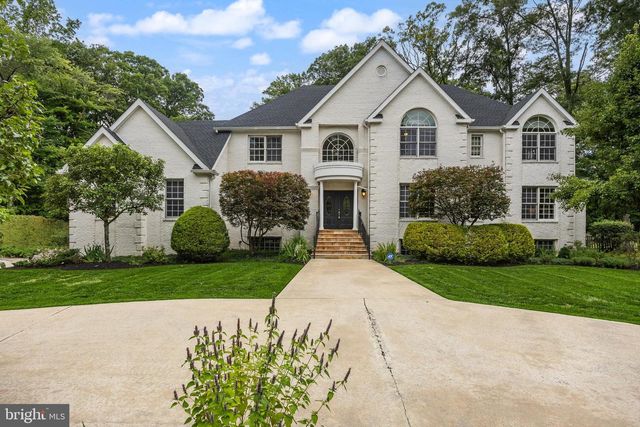 18 COOPER RUN DR, Cherry Hill, NJ 08003