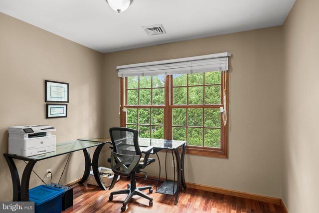 18 COOPER RUN DR, Cherry Hill, NJ 08003