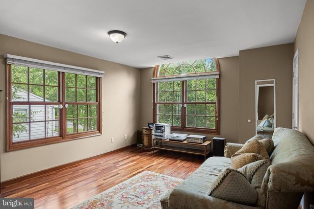 18 COOPER RUN DR, Cherry Hill, NJ 08003