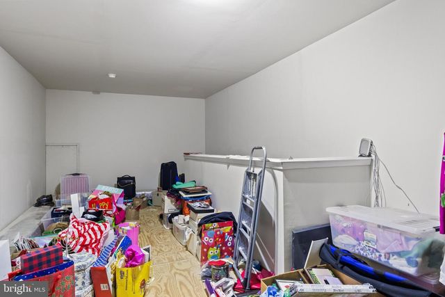 18 COOPER RUN DR, Cherry Hill, NJ 08003