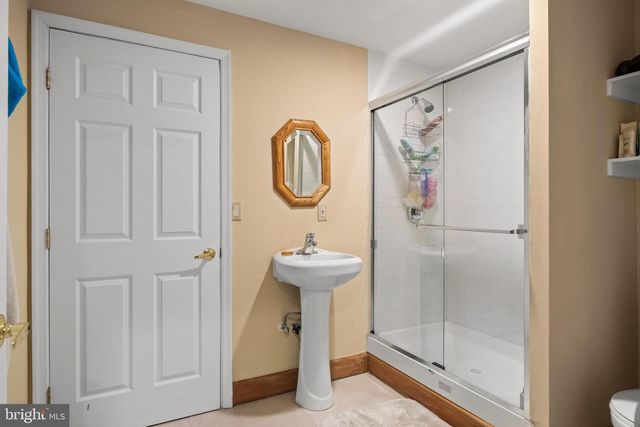 18 COOPER RUN DR, Cherry Hill, NJ 08003