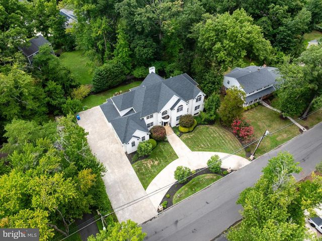 18 COOPER RUN DR, Cherry Hill, NJ 08003