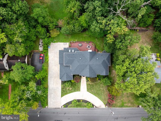 18 COOPER RUN DR, Cherry Hill, NJ 08003