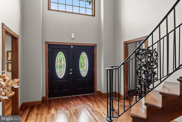 18 COOPER RUN DR, Cherry Hill, NJ 08003