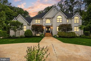 18 COOPER RUN DR, Cherry Hill, NJ 08003
