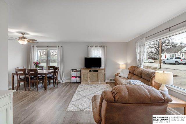 3210 N 205 Street, Elkhorn, NE 68022