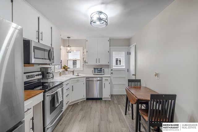 3210 N 205 Street, Elkhorn, NE 68022