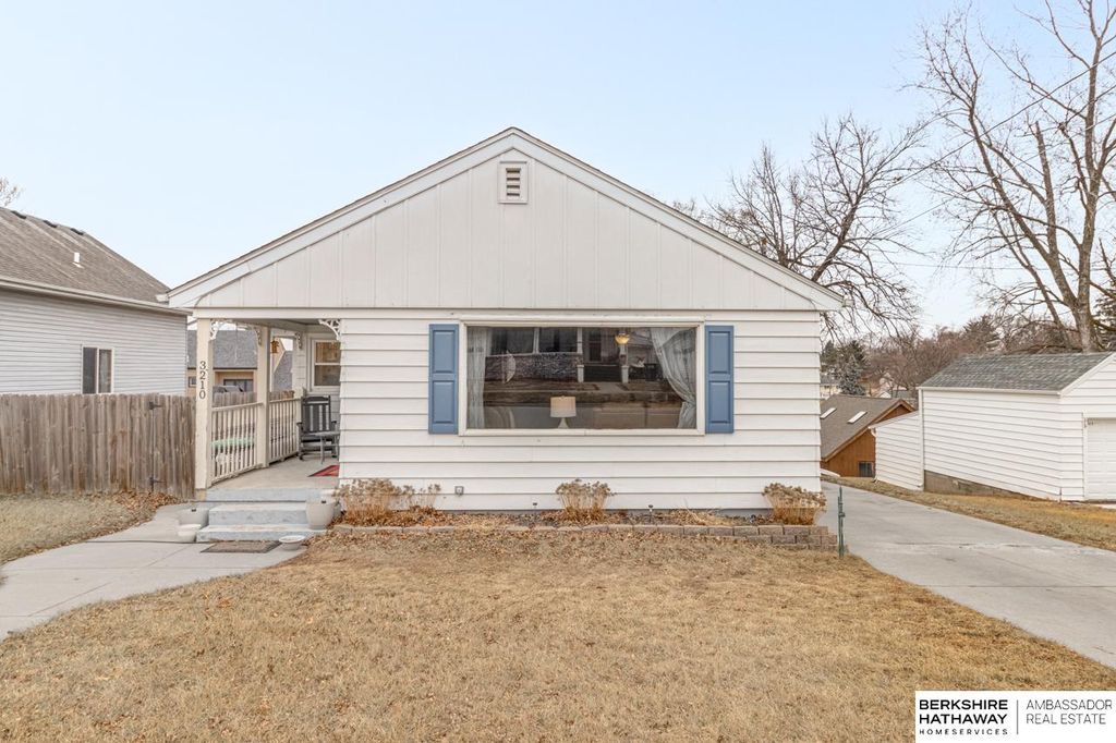 3210 N 205 Street, Elkhorn, NE 68022