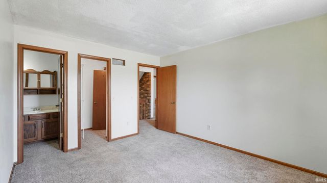 9916 Quachita Court, Fort Wayne, IN 46804