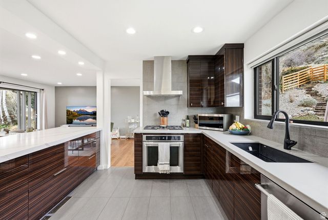 3061 S PLATEAU DR, Salt Lake City, UT 84109