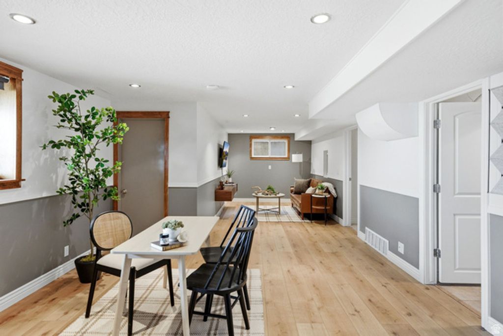 Image 24 of property listing at 3061 S PLATEAU DR, Salt Lake City, UT 84109